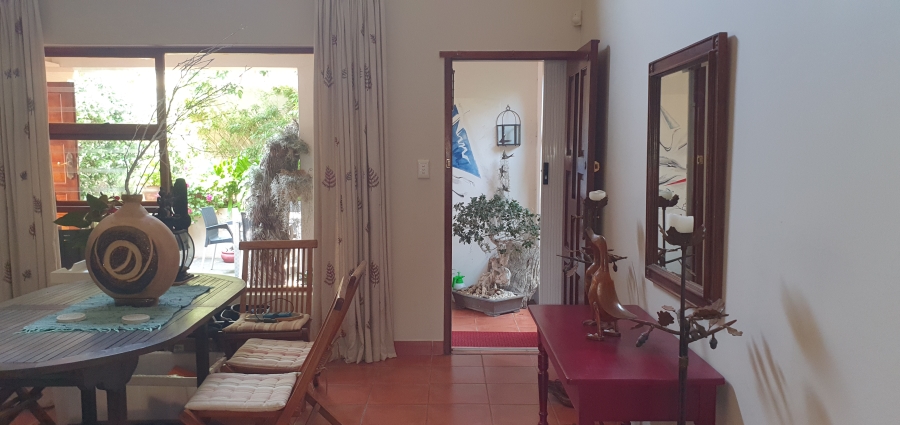 To Let 3 Bedroom Property for Rent in Chanteclair Western Cape